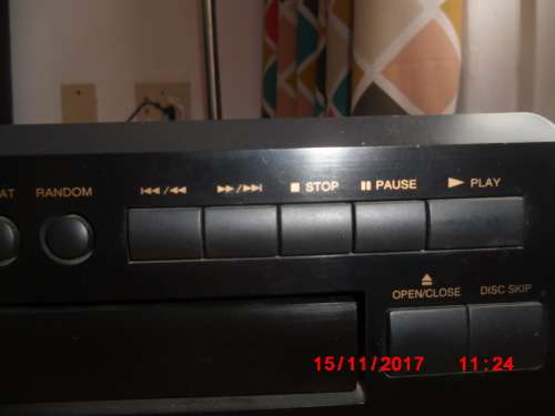 Denon DCM280 5 Disc CD Player